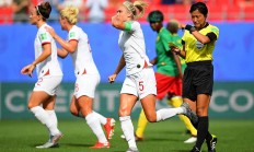 开云体育视频直播-包含女子足球运动员展现出色技术，引发关注的词条