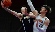 开云体育登录-76人完胜吉林队，张镇麟关键制胜的简单介绍