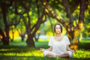 开云体育下载-北欧寒潮遇东欧烈焰，韩国射术封神，莱万独舞点燃绿茵唯一性战场