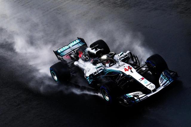 雷诺车队鏖战阿斯顿马丁，诺里斯关键制胜的简单介绍