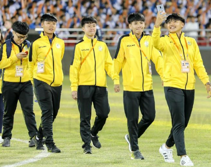 丹麦队横扫泰国队，黄鸭组合刷新纪录