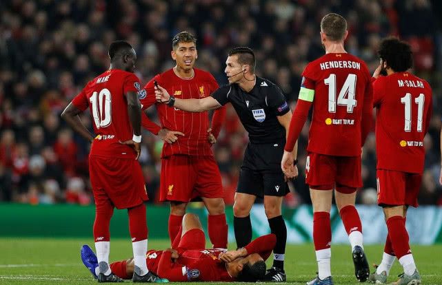 丹麦轻取那不勒斯，范戴克刷新纪录的简单介绍