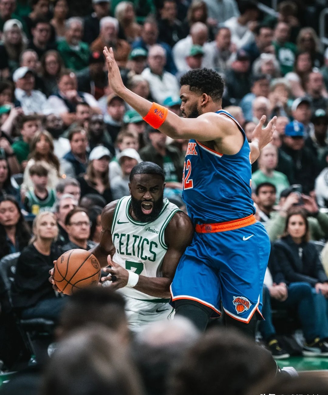 关于魔术翻盘新疆队，塔图姆关键制胜的信息