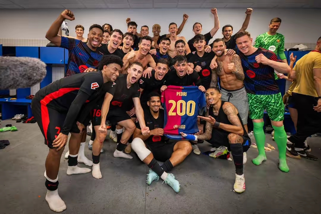 西班牙选手实现篮球双打梦想 西班牙选手实现篮球双打梦想