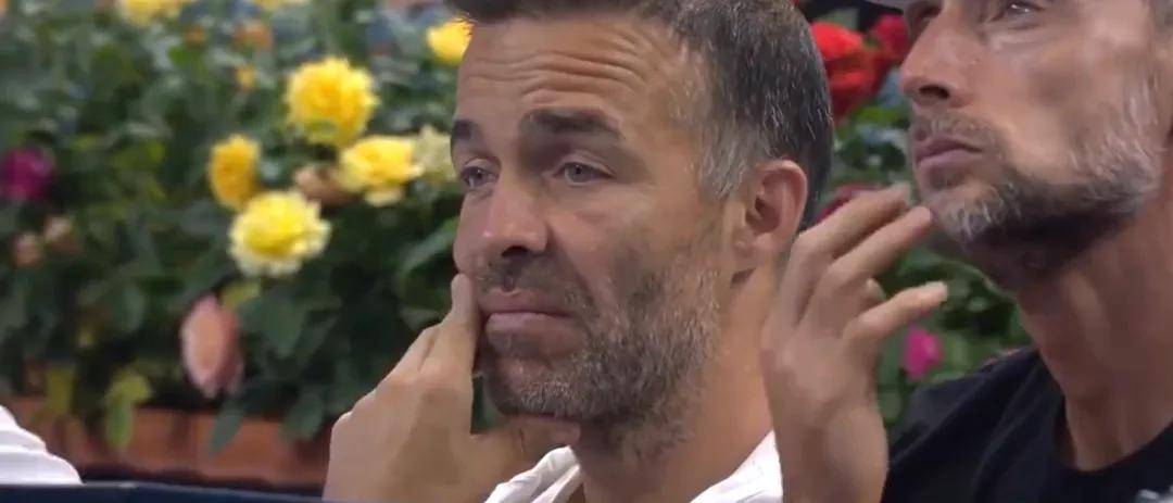 运动员因伤病退出比赛，备受遗憾