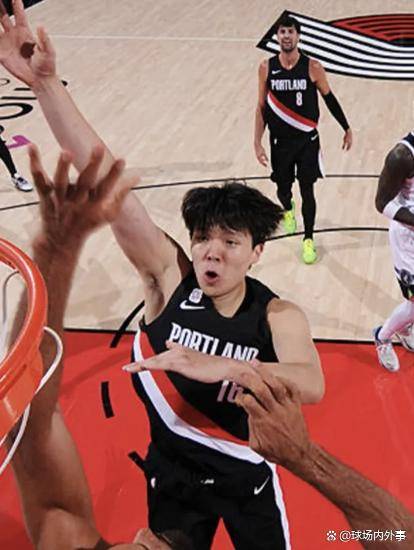 篮球明星球员访谈节目热播，内幕揭秘惊艳