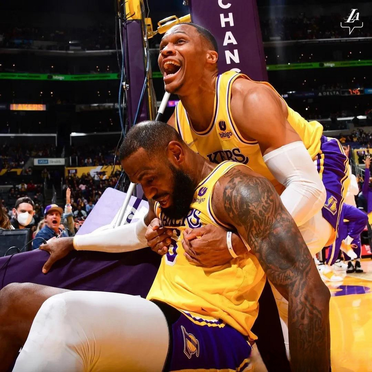 步行者完胜魔术，威斯布鲁克送出助攻